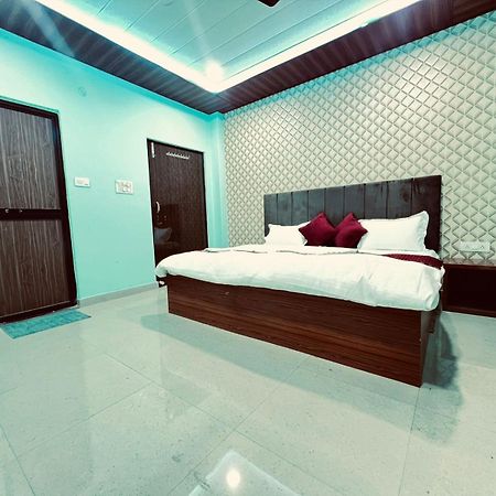 Gulab Residency Hotel พาราณสี ภายนอก รูปภาพ