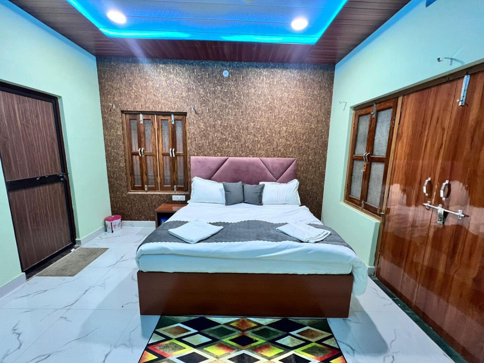 Gulab Residency Hotel พาราณสี ภายนอก รูปภาพ