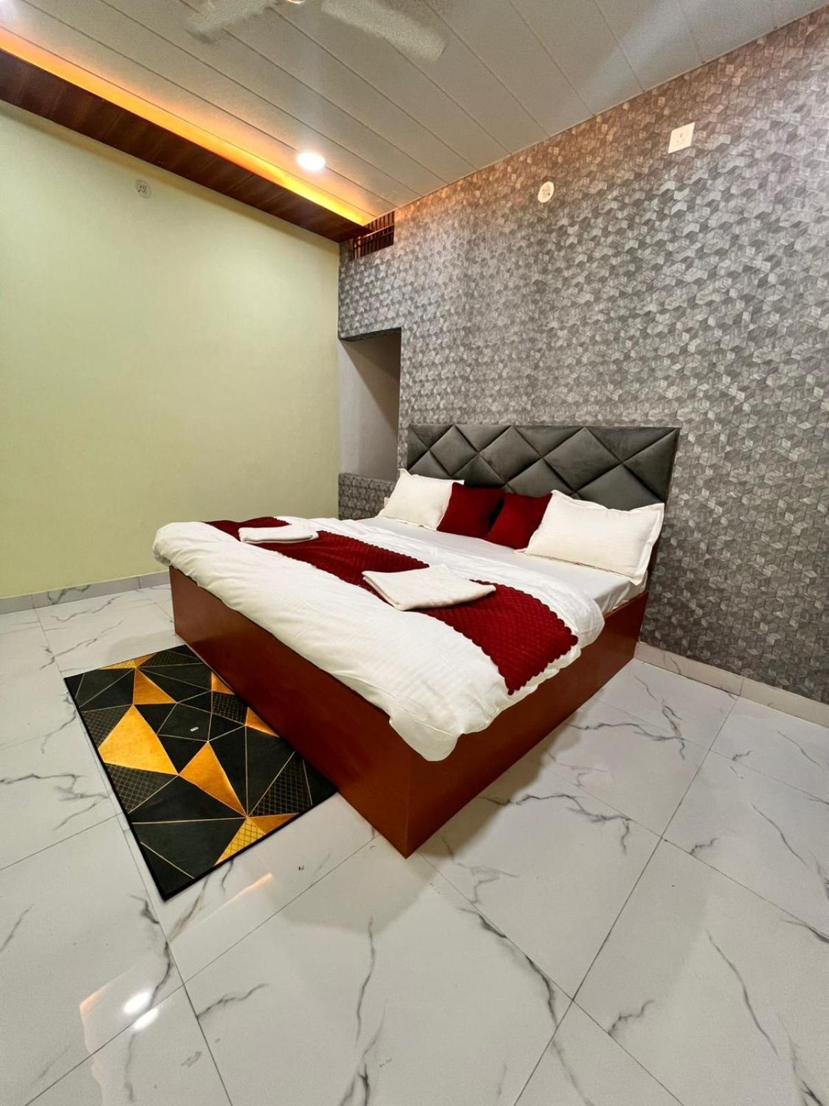 Gulab Residency Hotel พาราณสี ภายนอก รูปภาพ