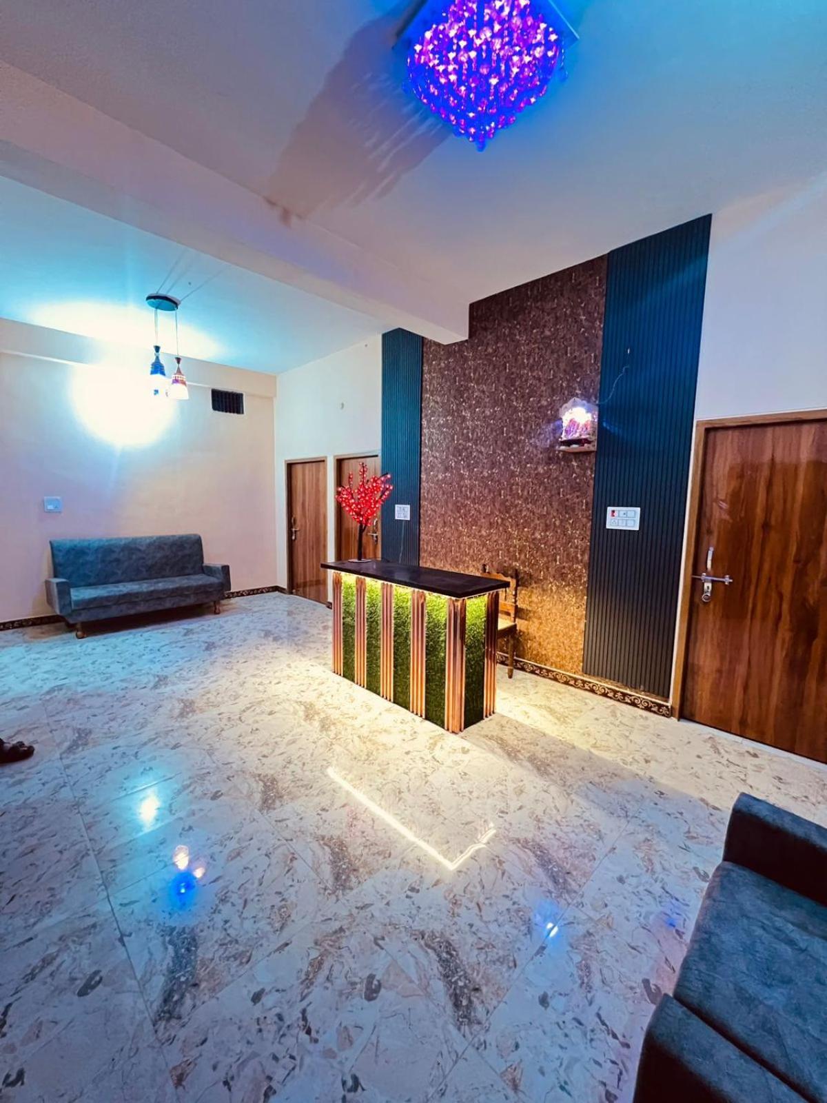 Gulab Residency Hotel พาราณสี ภายนอก รูปภาพ